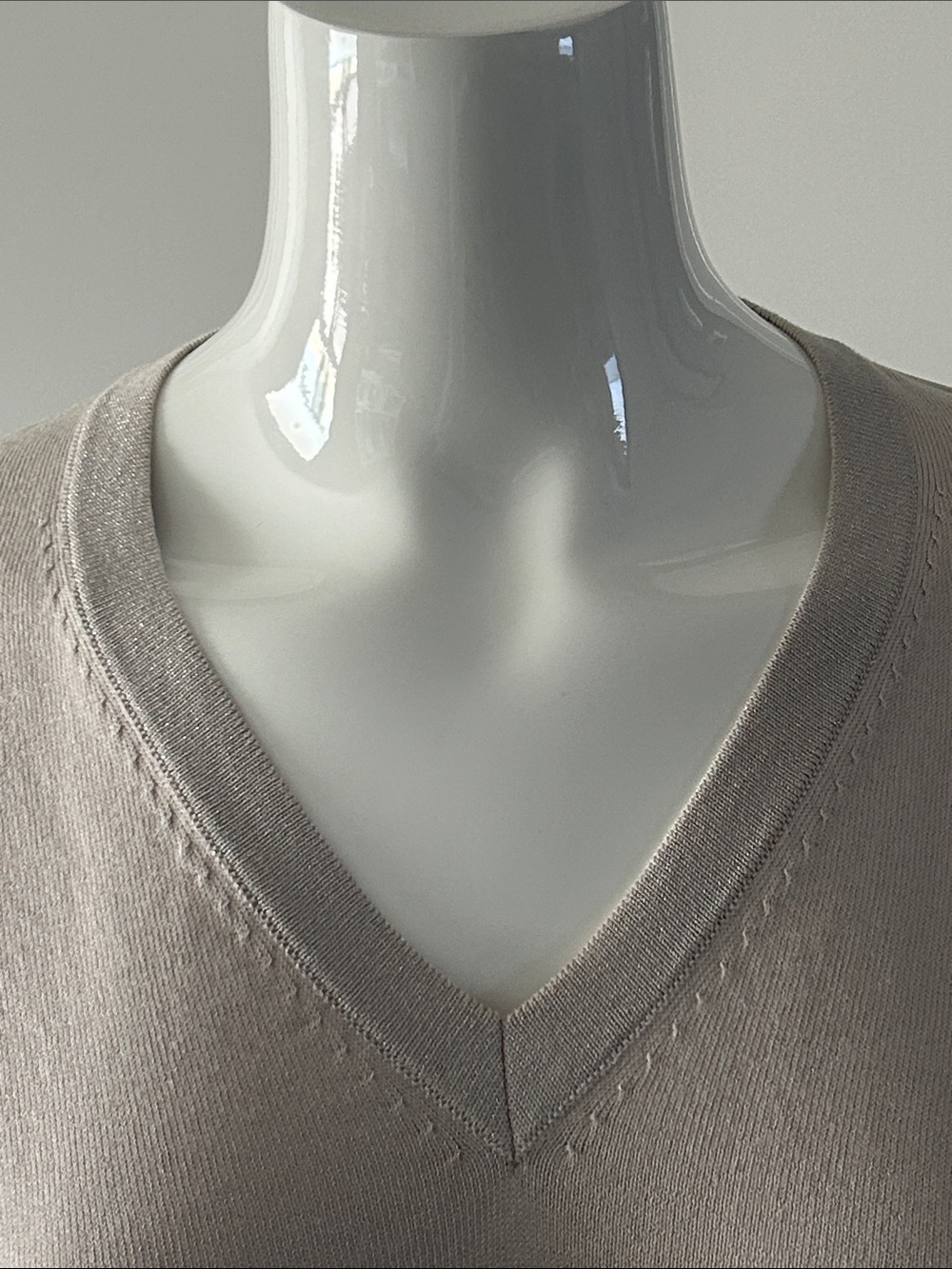 Peserico Silk V-Neck Sweater | Made in Italy | Luxury Mixed Media | Size S - Picture 4 of 12